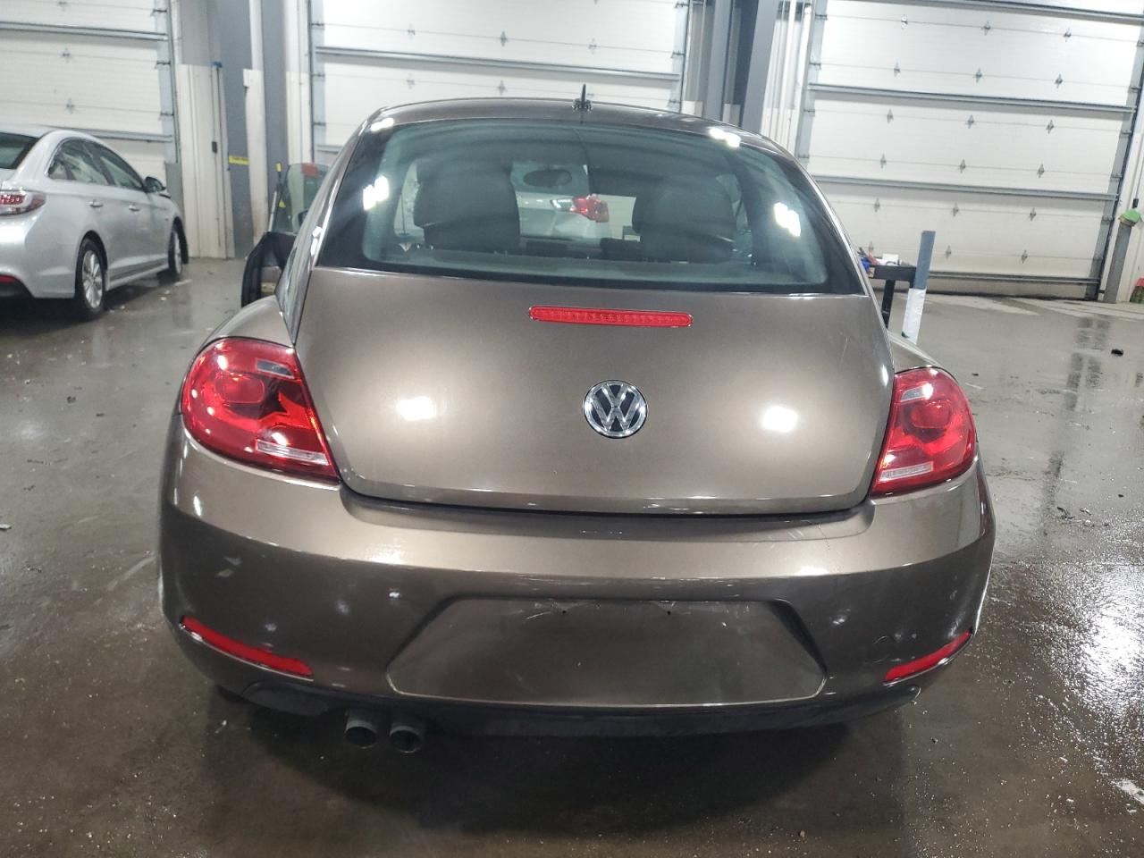2013 Volkswagen Beetle - Image 6