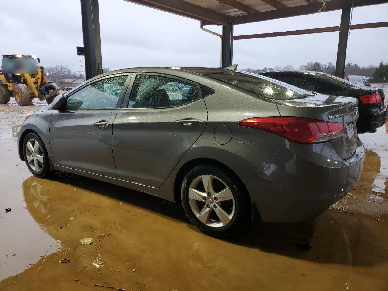 2013 Hyundai Elantra - Image 2