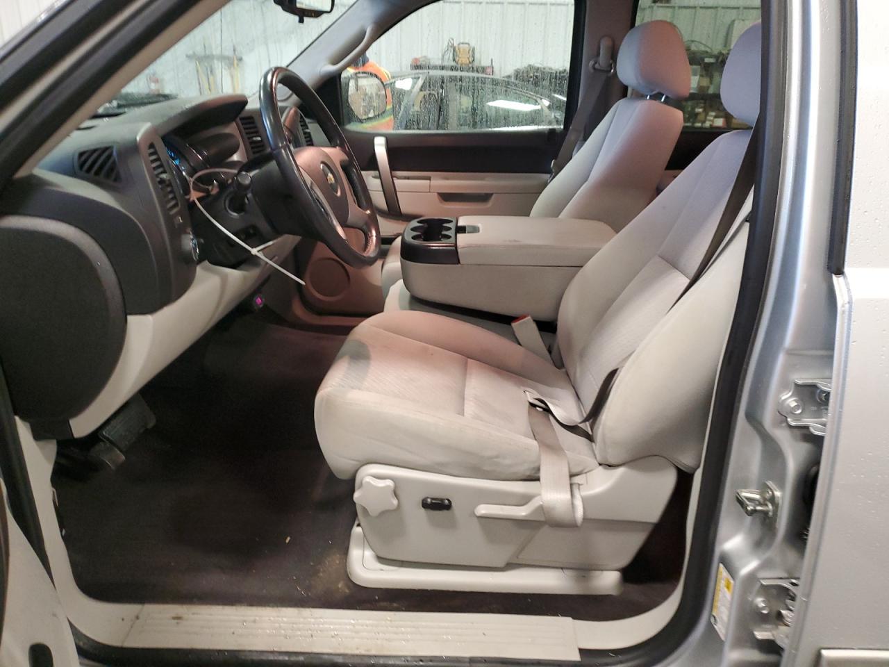 2011 Chevrolet Silverado - Image 7