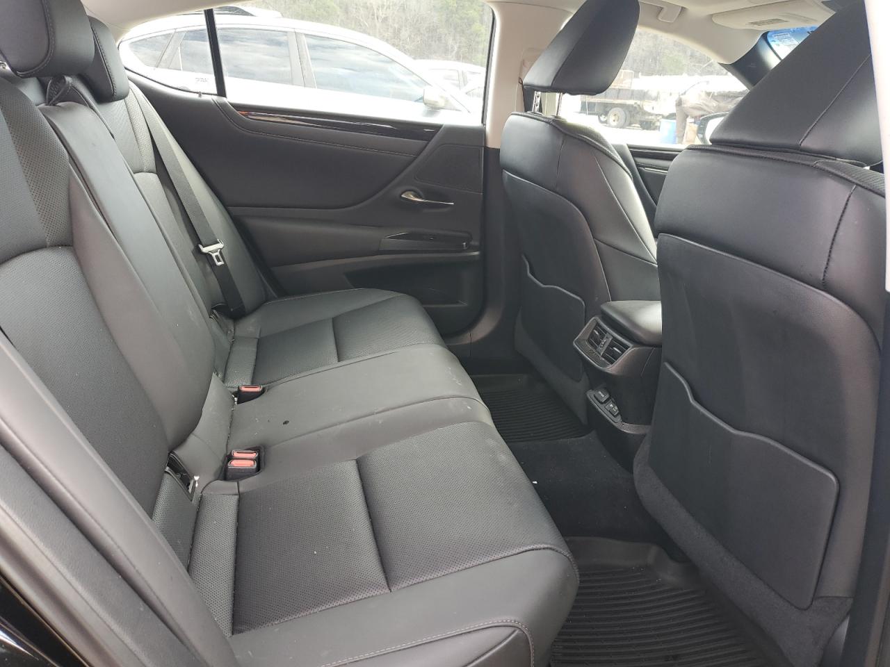 2021 Lexus ES - Image 10