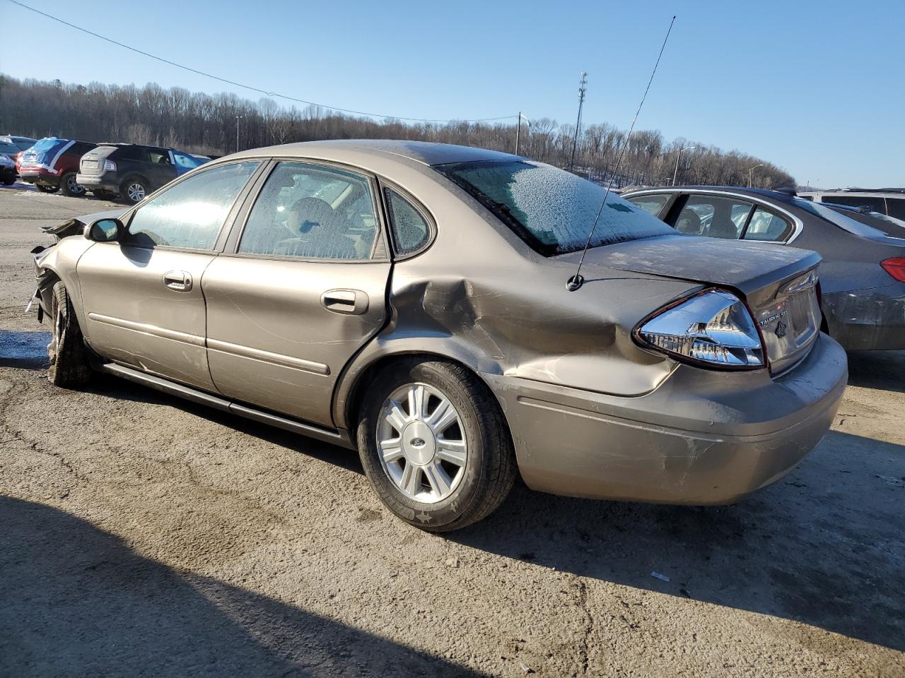 2005 Ford Taurus - Image 2