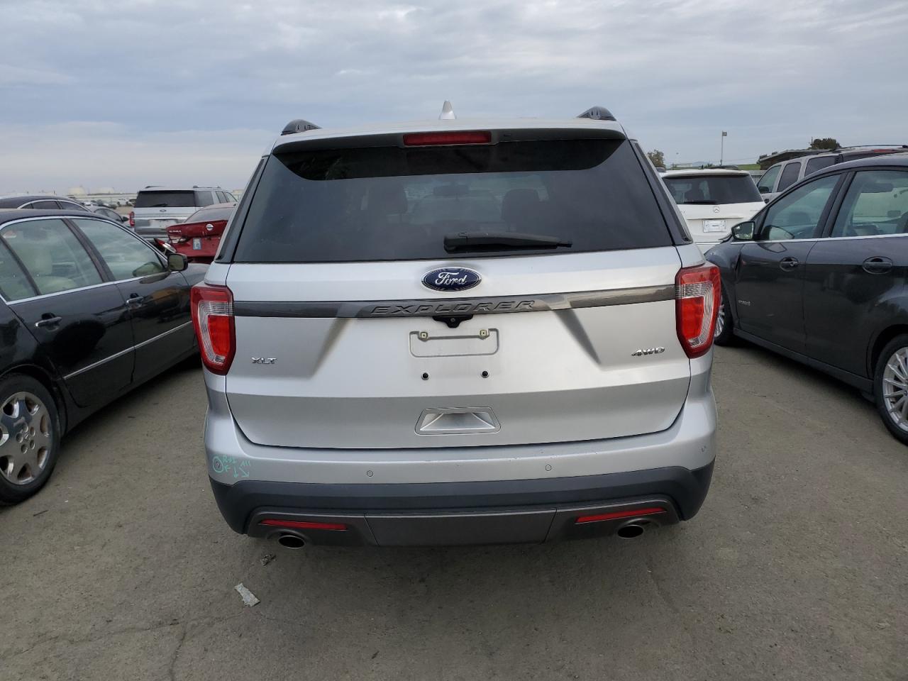 2017 Ford Explorer - Image 6