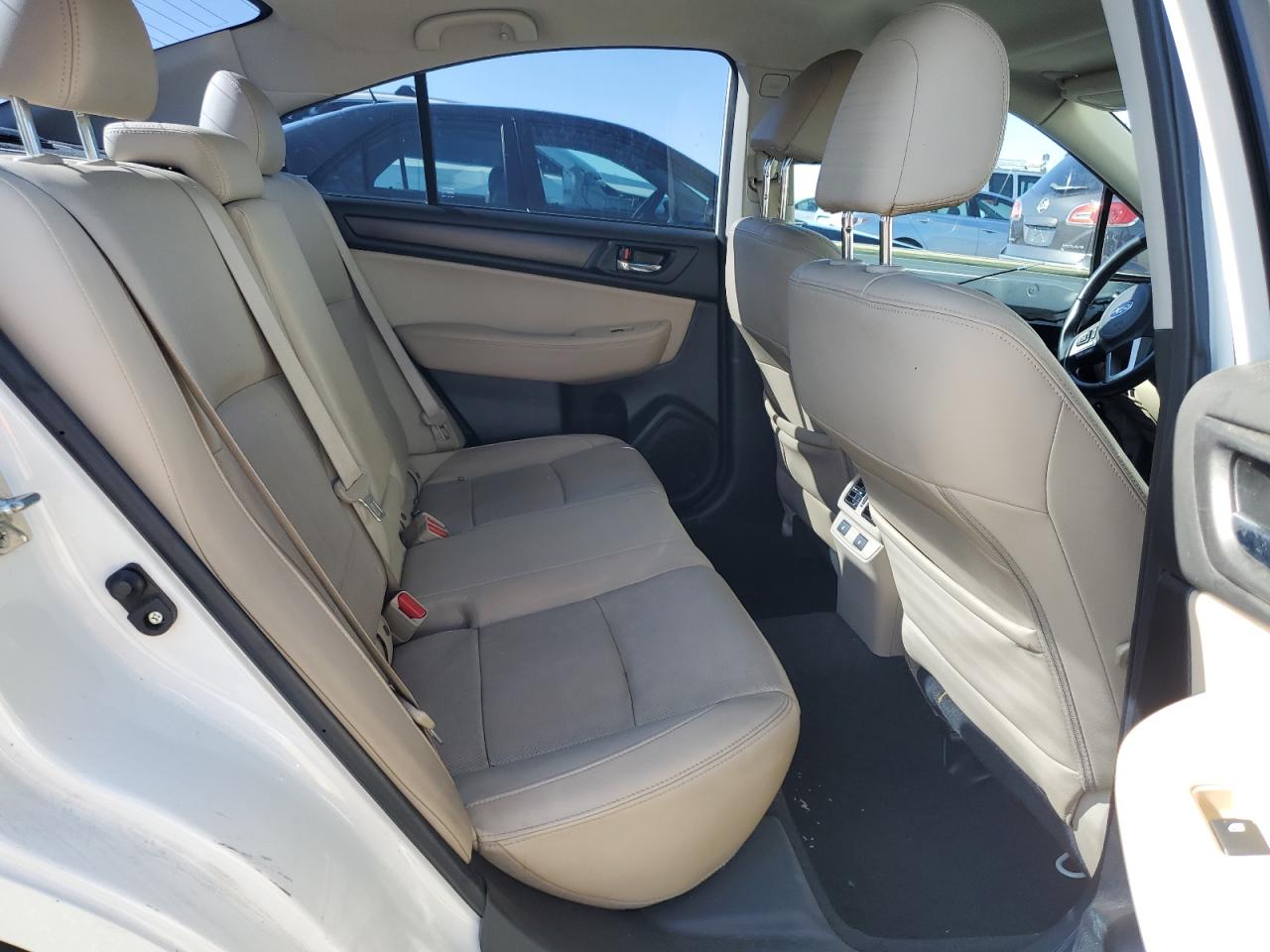 2016 Subaru Legacy - Image 10