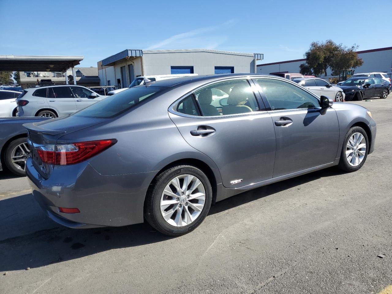 2013 Lexus ES - Image 3