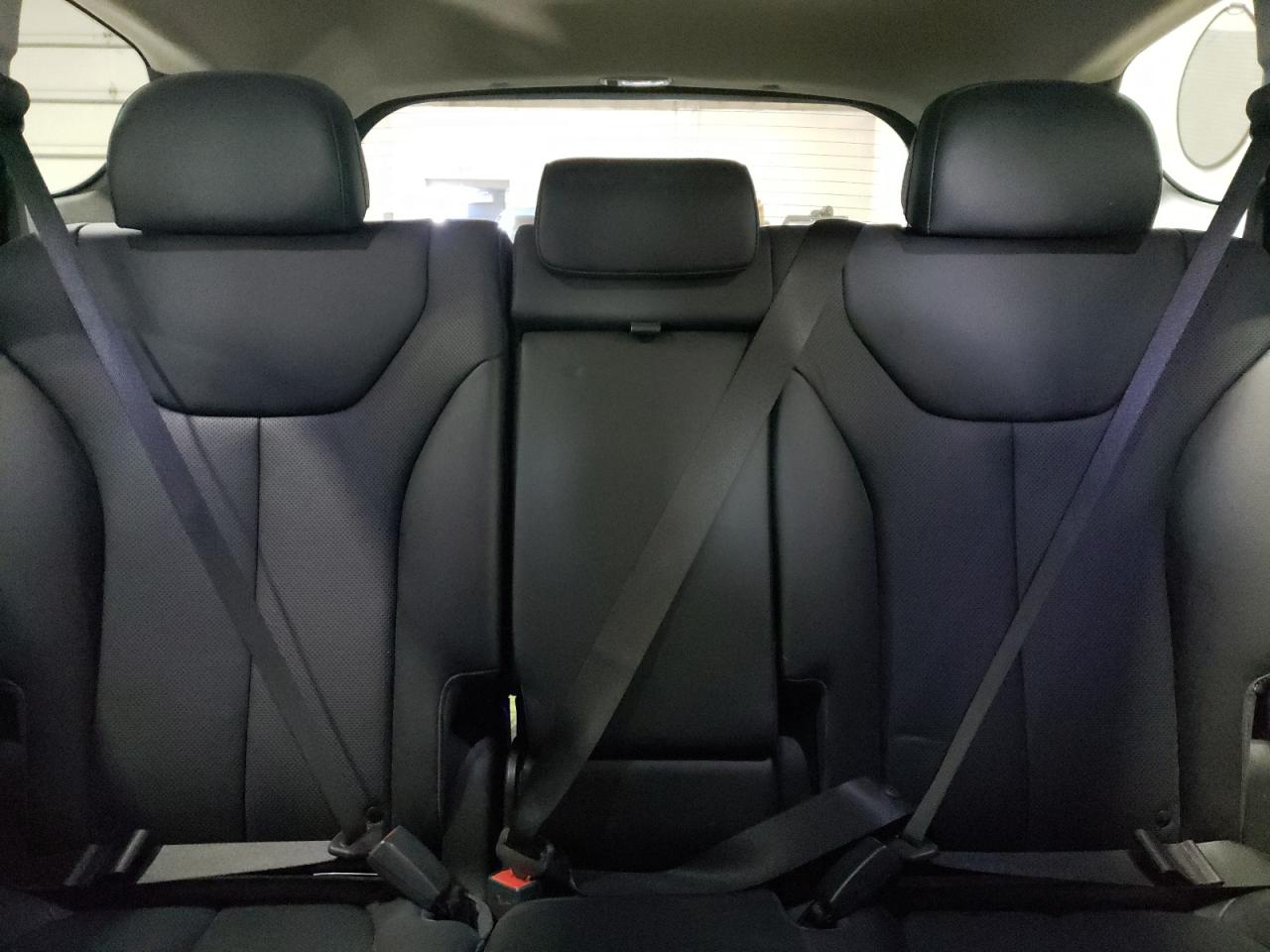 2020 Hyundai Santa Fe - Image 10