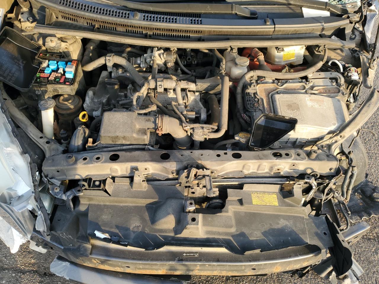 2013 Toyota Prius - Image 11