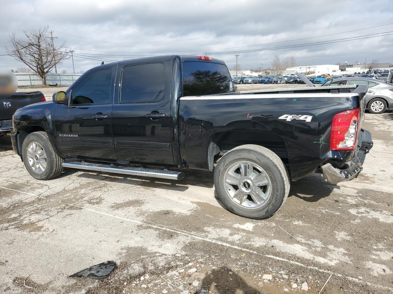 2013 Chevrolet Silverado - Image 2