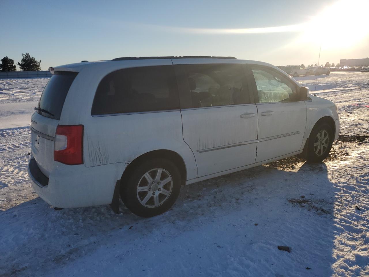 2011 Chrysler Town & Country - Image 3