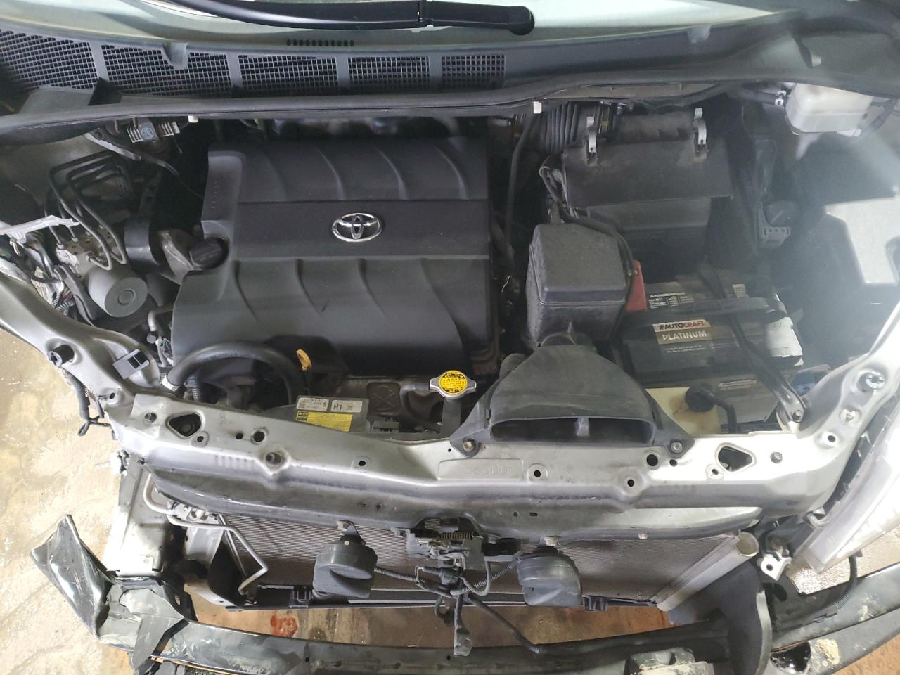 2012 Toyota Sienna - Image 12