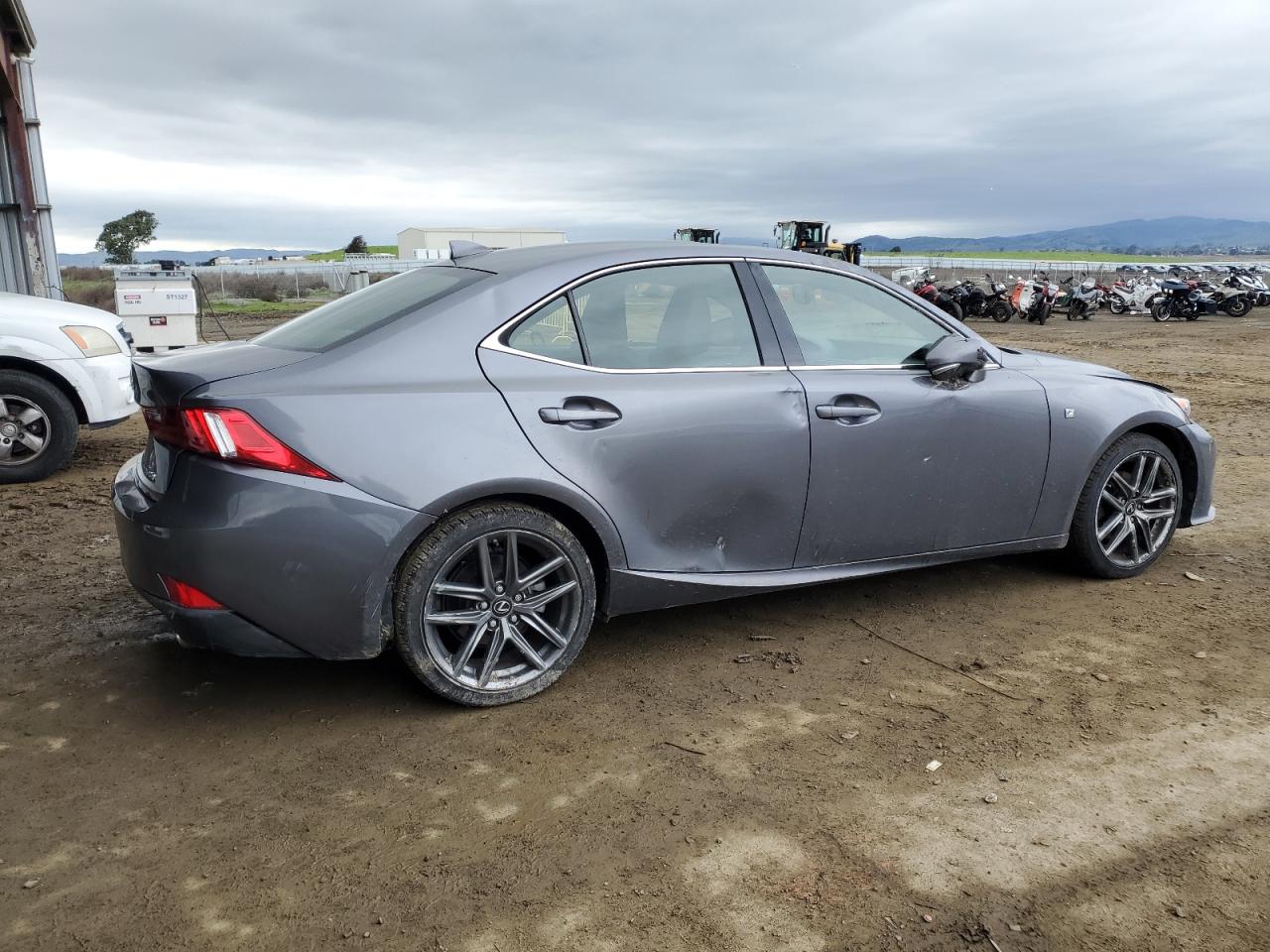 2014 Lexus IS - Image 3