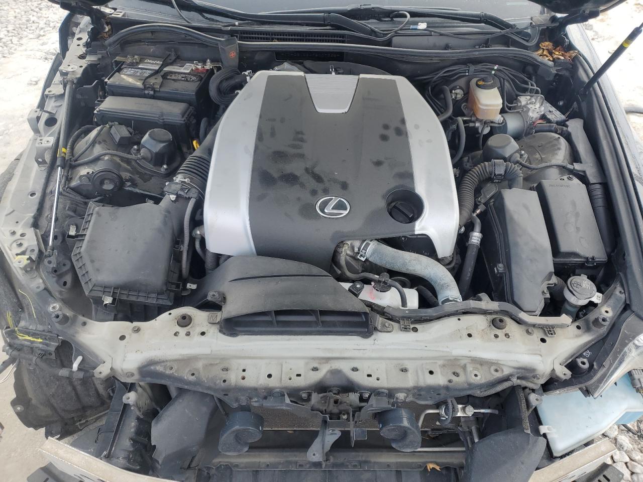 2015 Lexus IS - Image 11