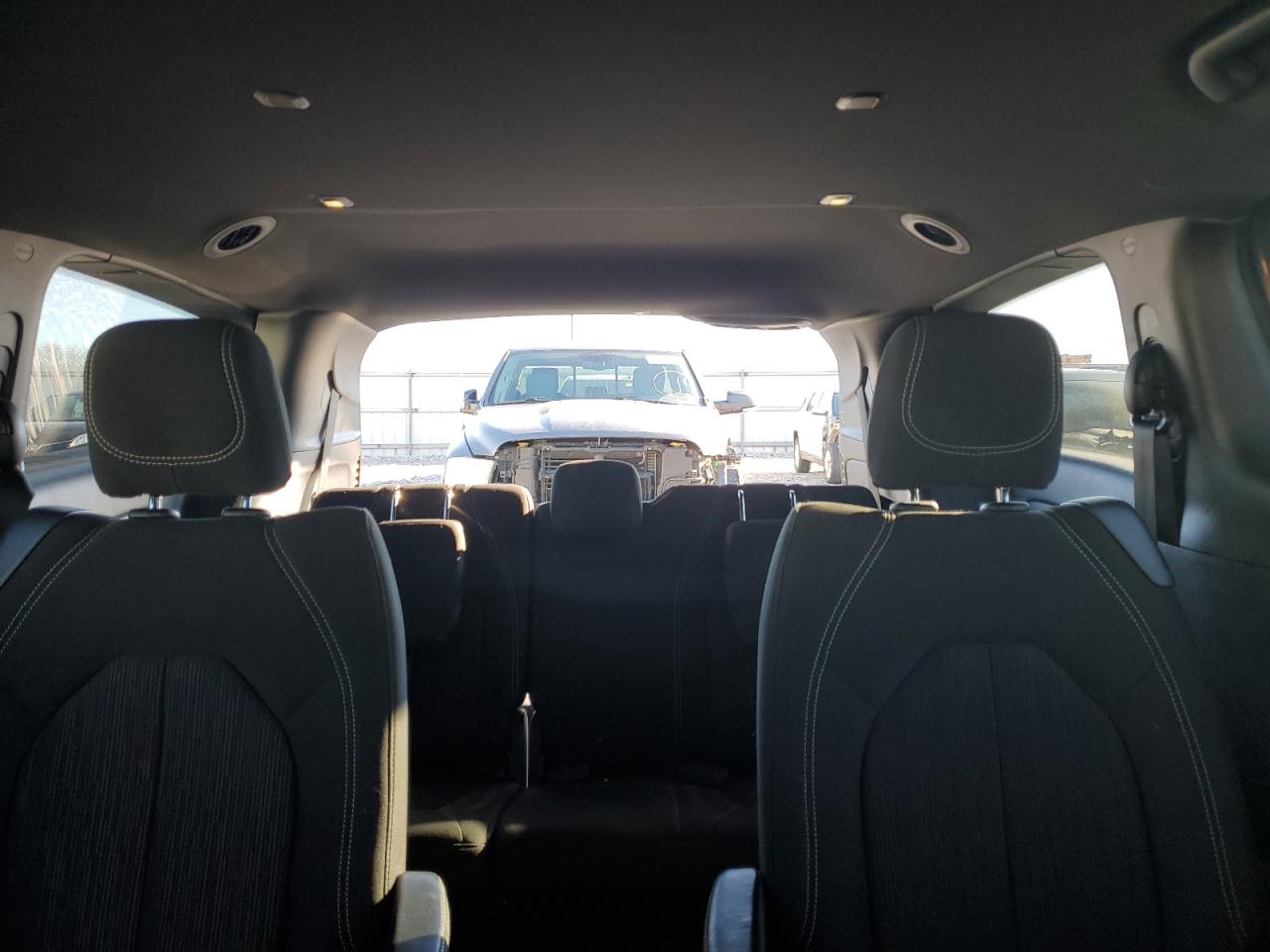 2019 Chrysler Pacifica - Image 10