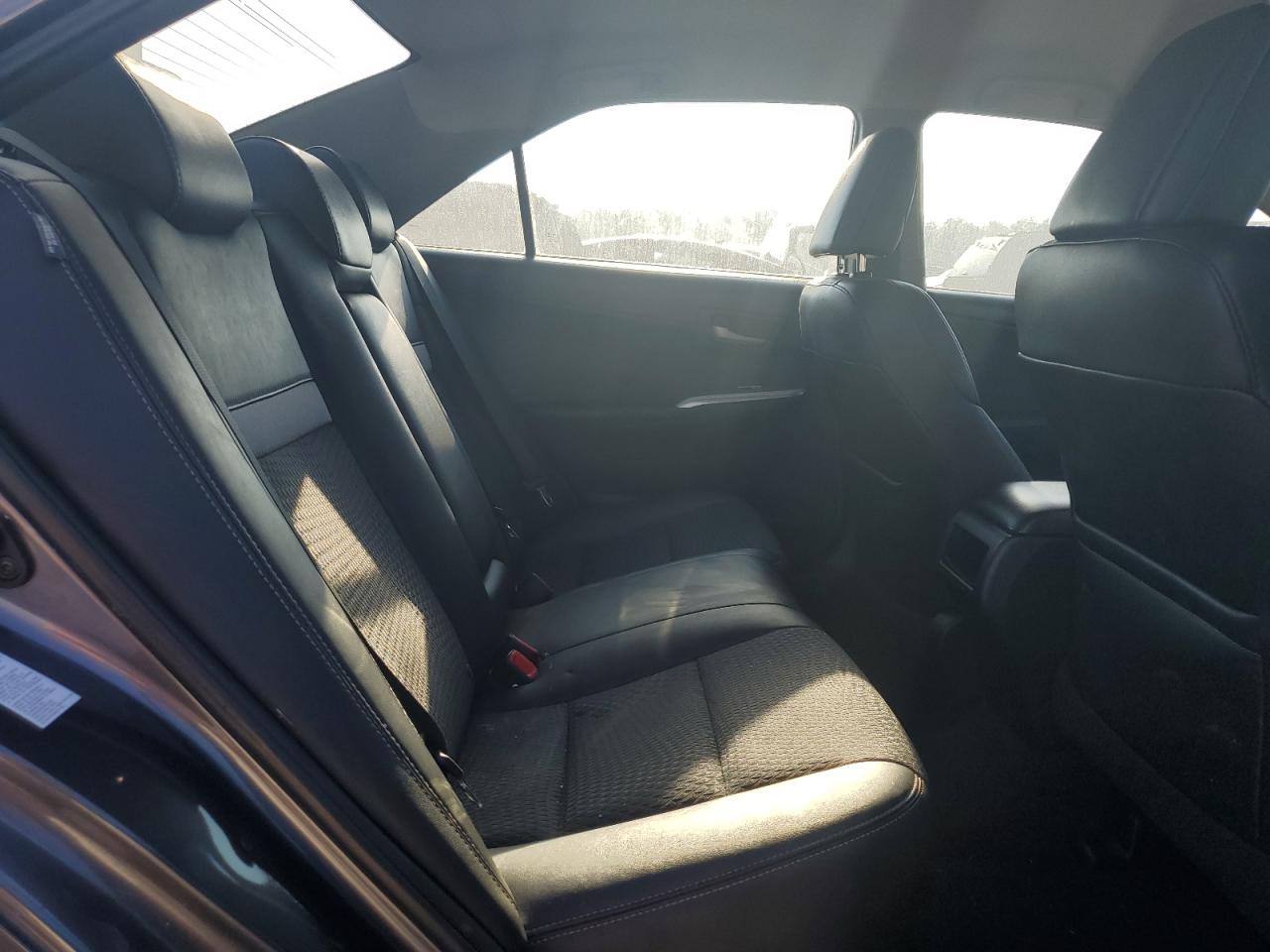 2014 Toyota Camry - Image 10