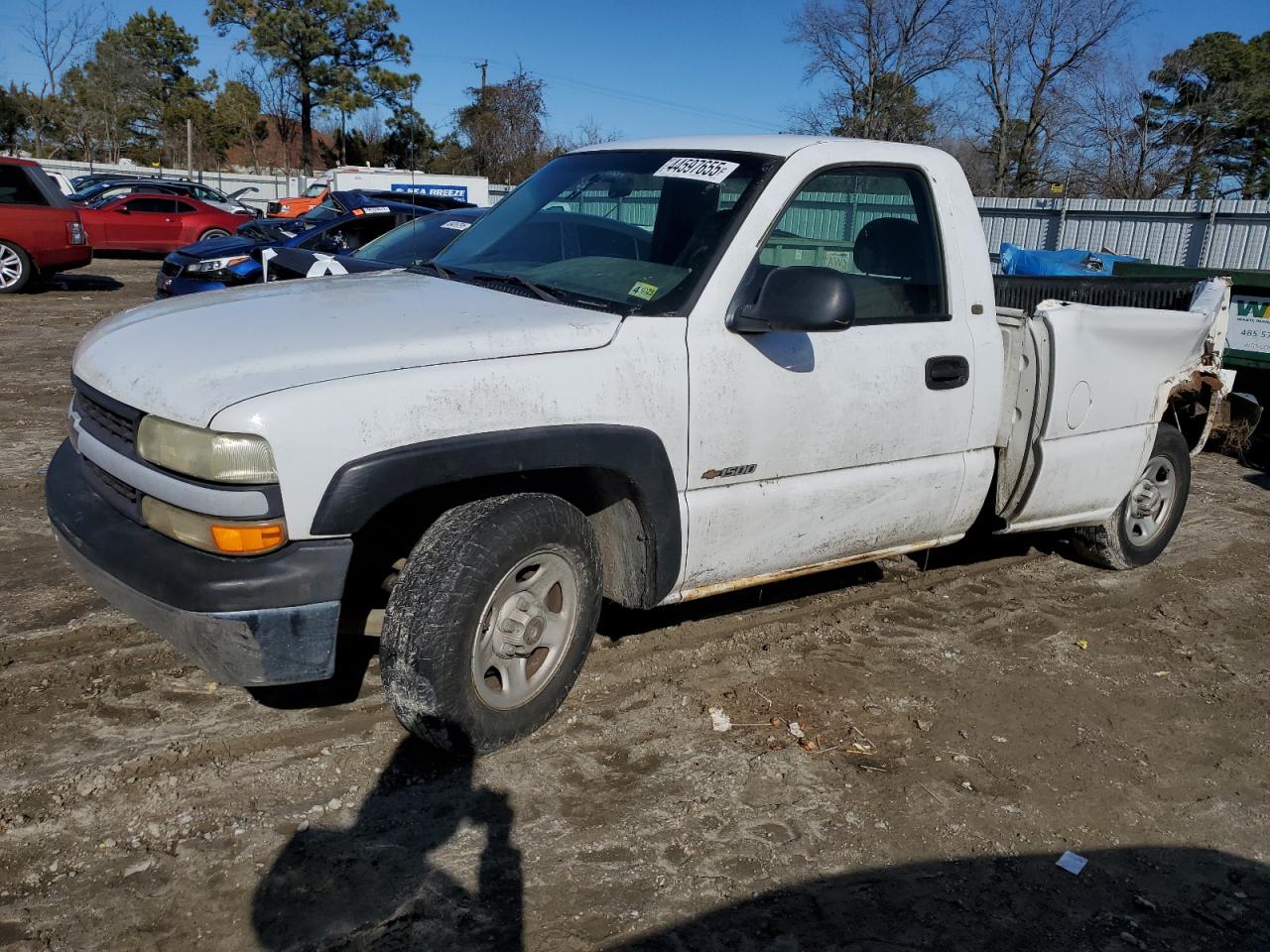 2000 Chevrolet Silverado - Image 1