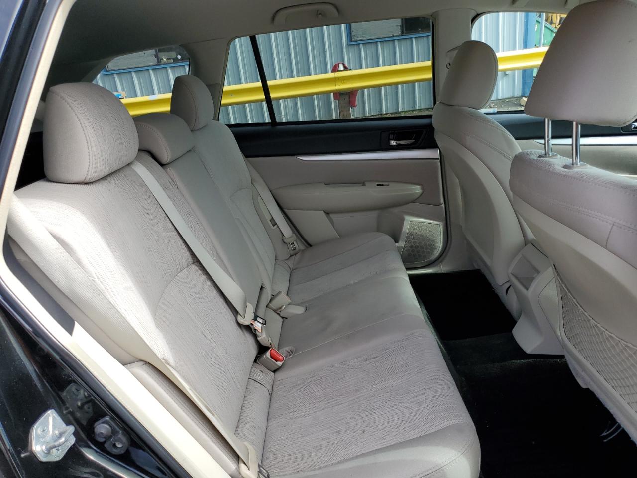 2013 Subaru Outback - Image 10