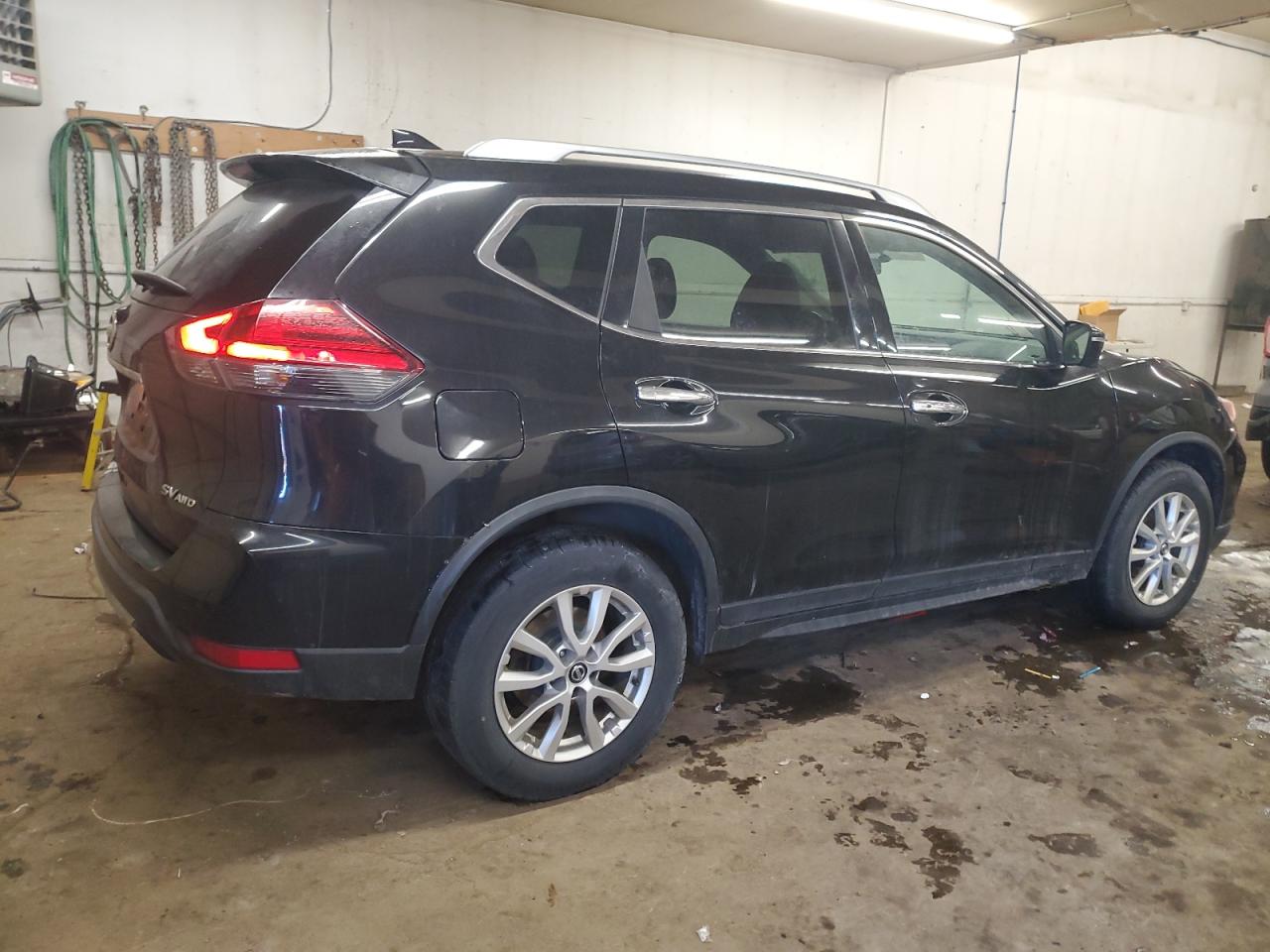2017 Nissan Rogue - Image 3