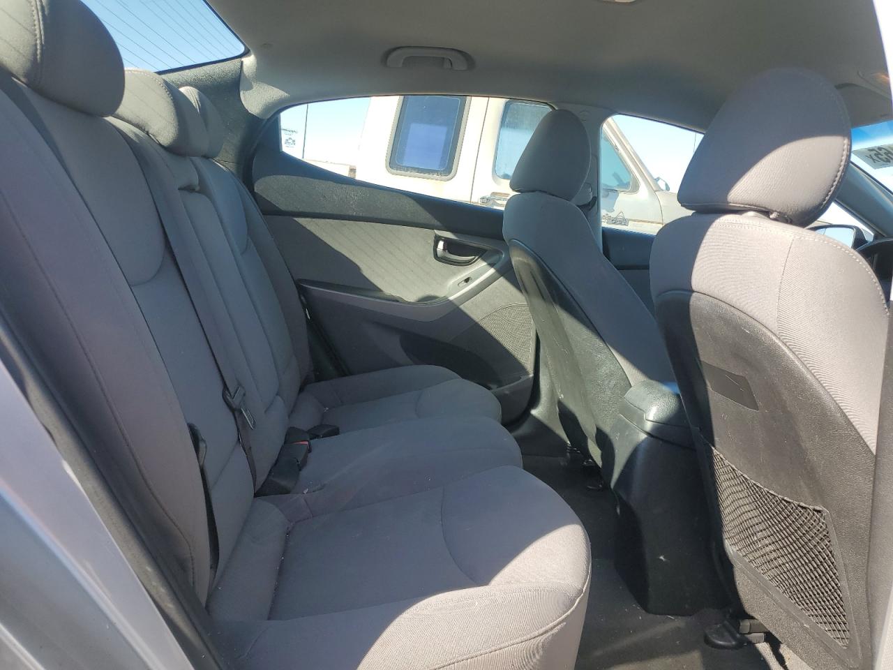 2015 Hyundai Elantra - Image 10