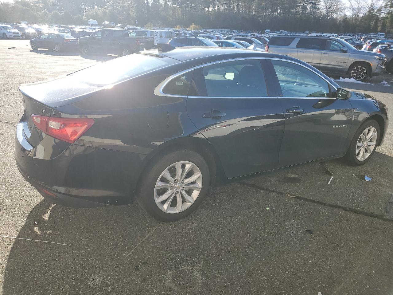 2023 Chevrolet Malibu - Image 3