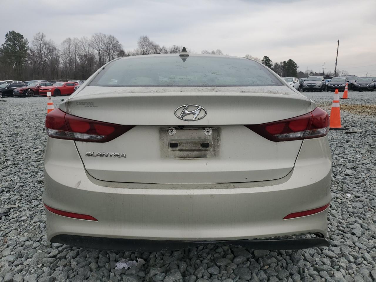 2017 Hyundai Elantra - Image 6