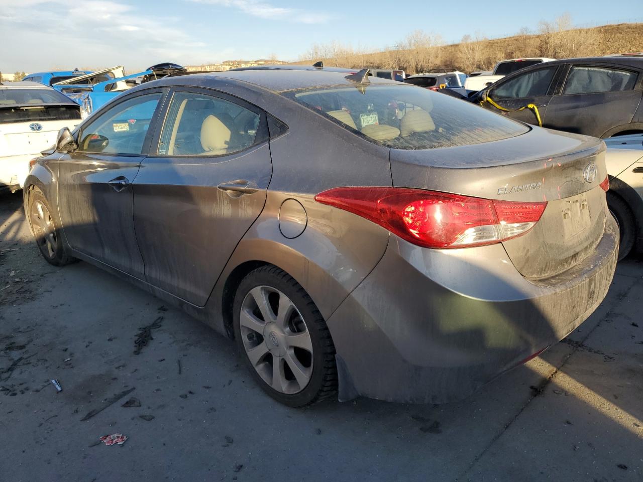2013 Hyundai Elantra - Image 2
