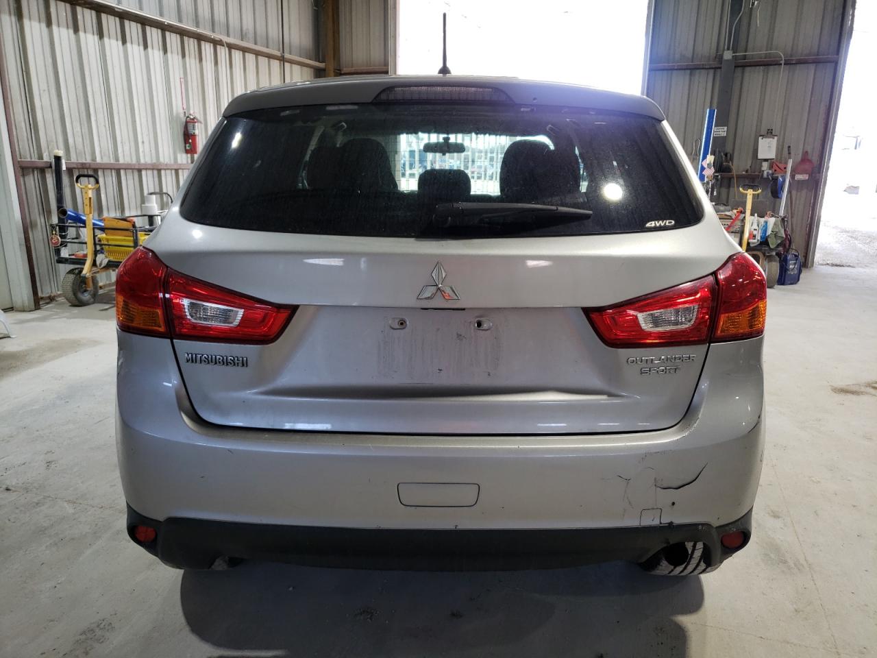 2015 Mitsubishi Outlander - Image 6