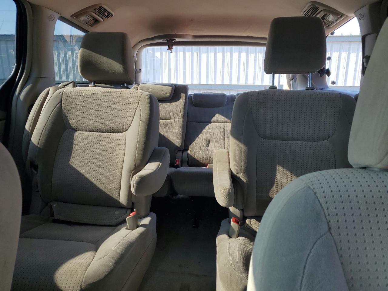 2010 Toyota Sienna - Image 10