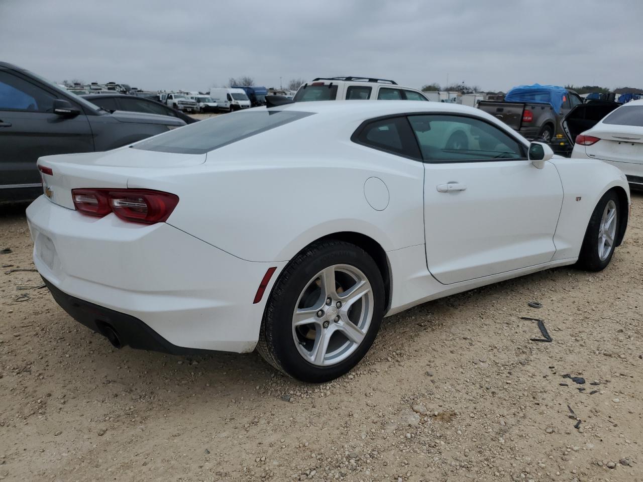 2022 Chevrolet Camaro - Image 3