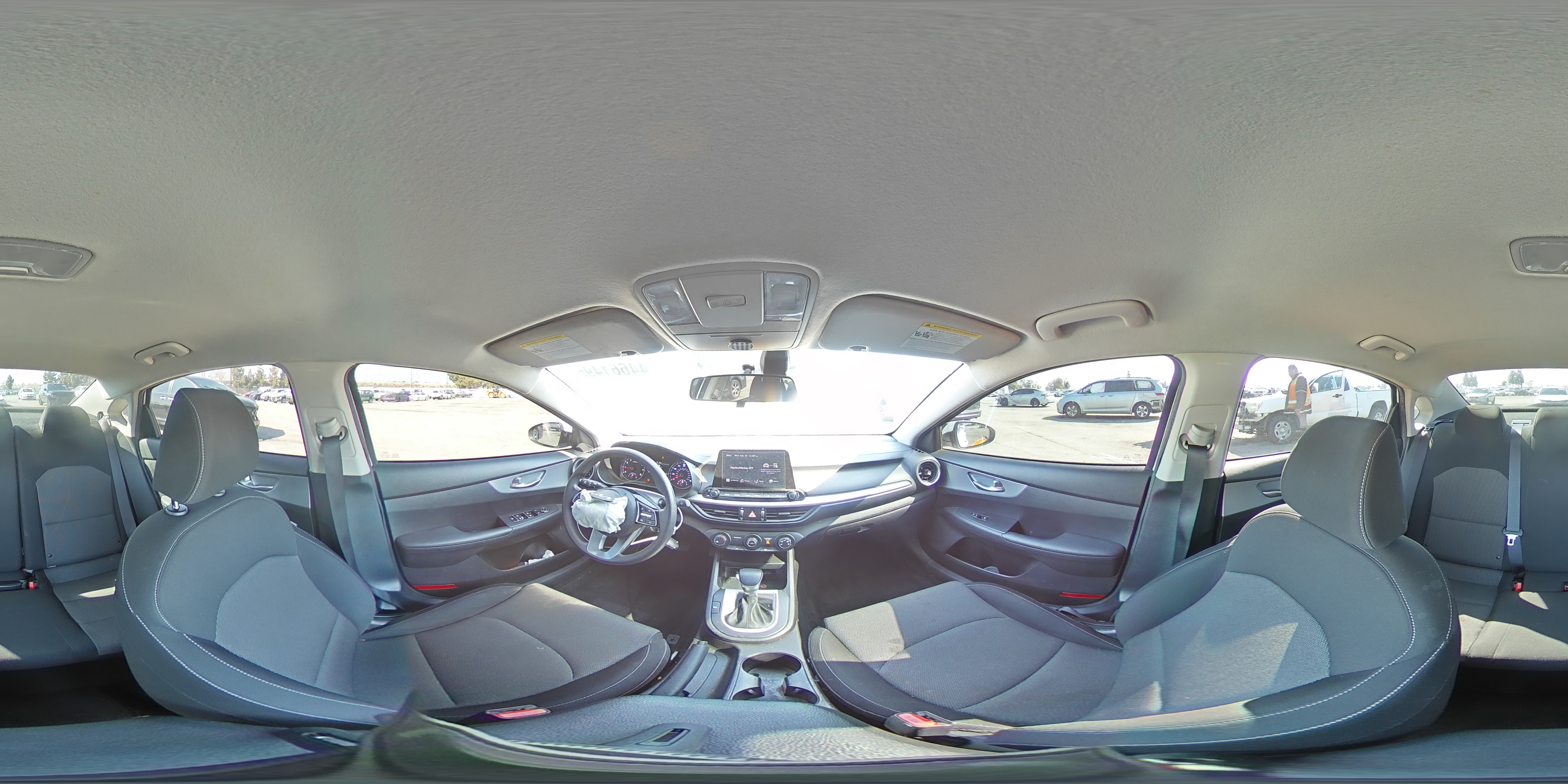 2022 Kia Forte - Image 13