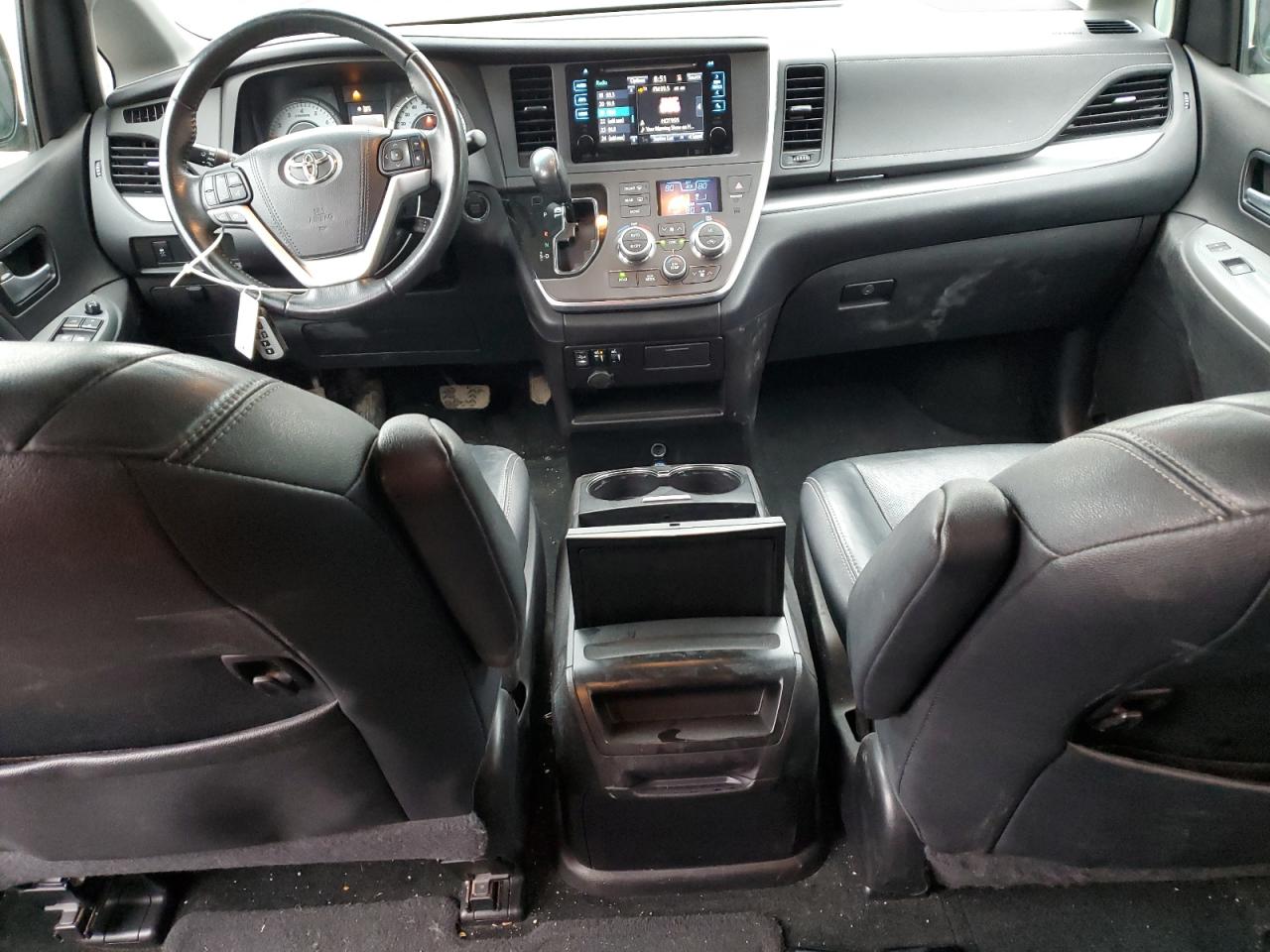 2015 Toyota Sienna - Image 8