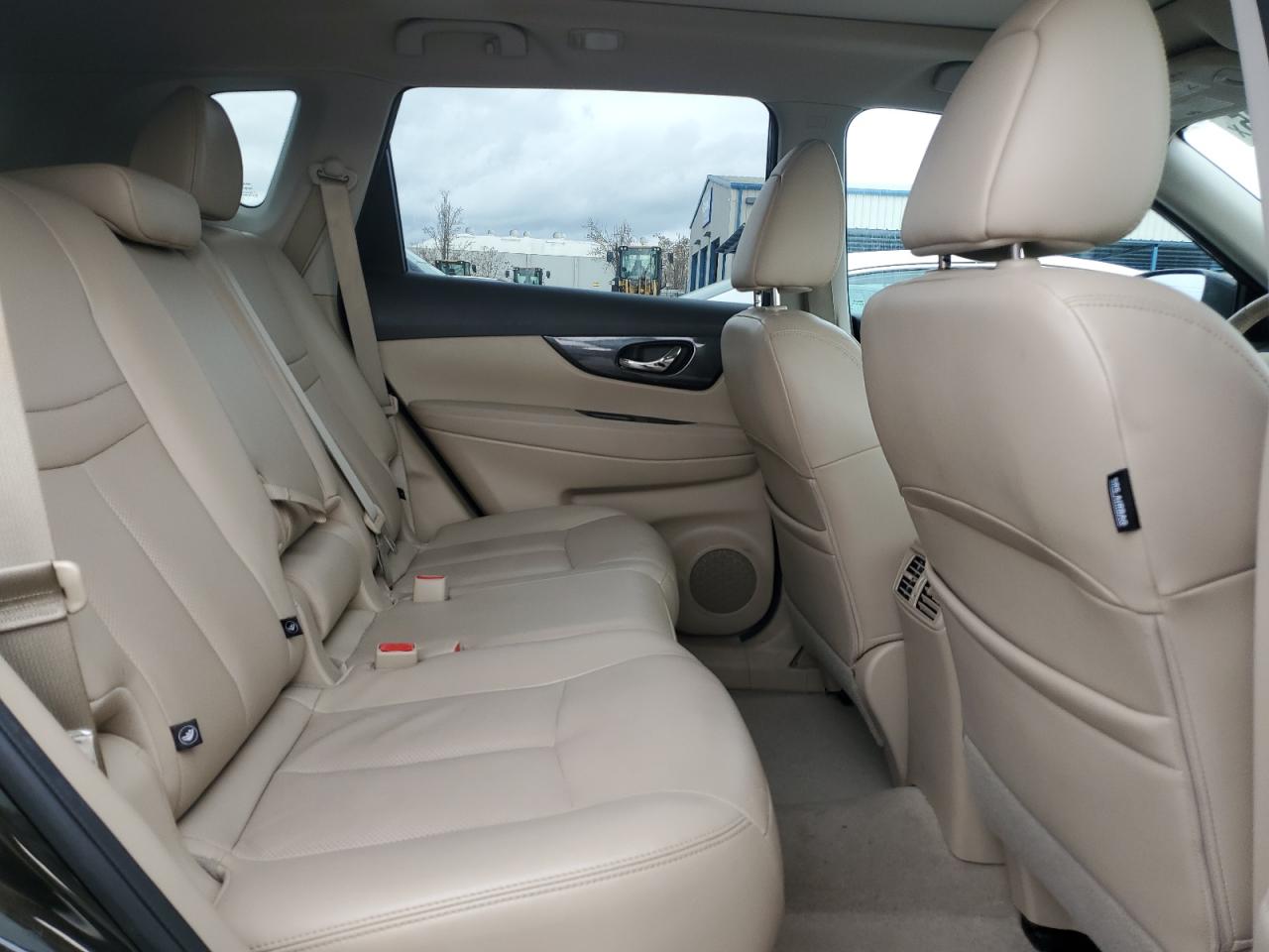 2015 Nissan Rogue - Image 11