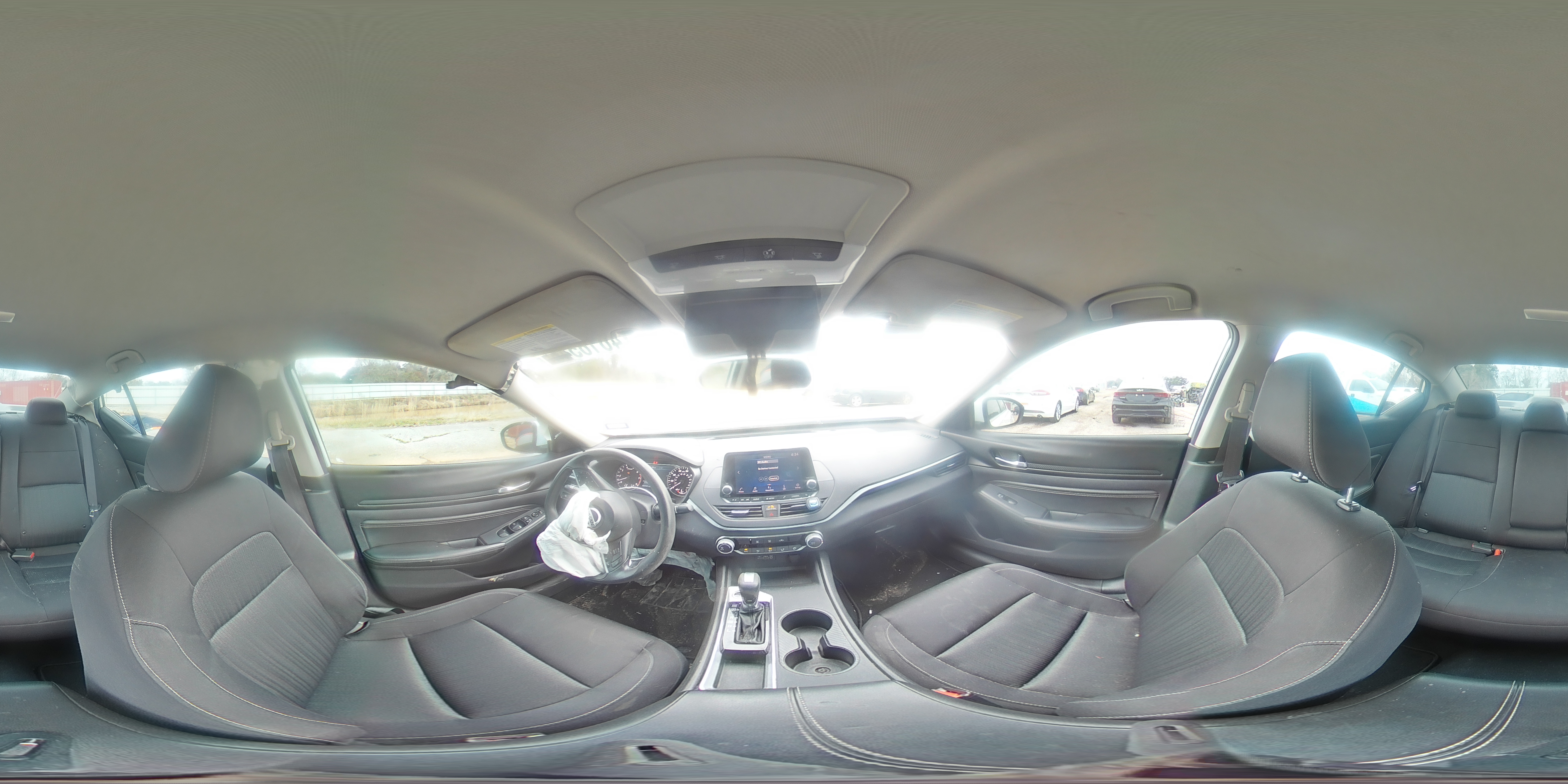 2020 Nissan Altima - Image 12