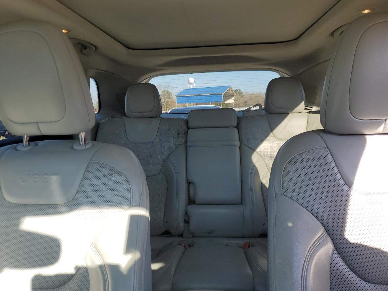 2019 Jeep Grand Cherokee - Image 10