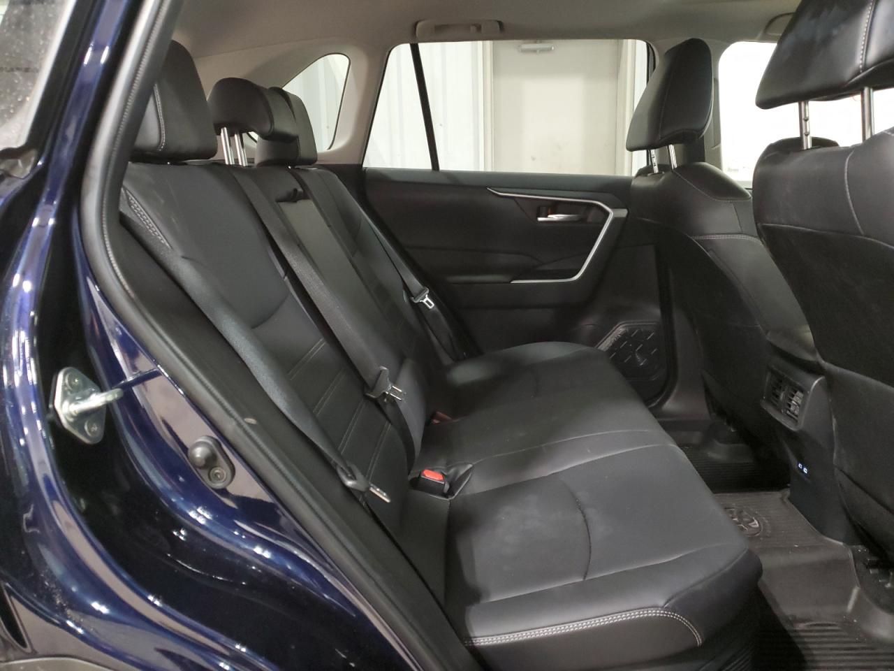 2023 Toyota RAV 4 - Image 10