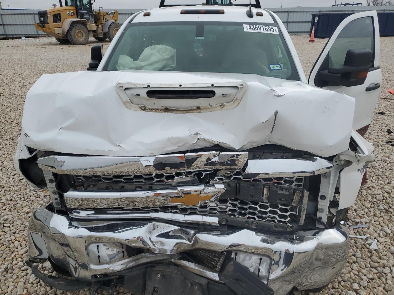 2019 Chevrolet Silverado - Image 12