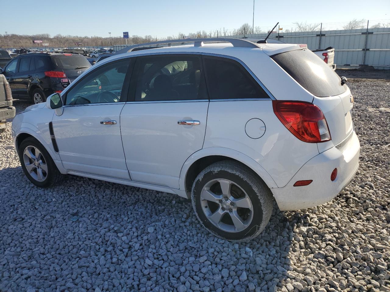 2015 Chevrolet Captiva - Image 2