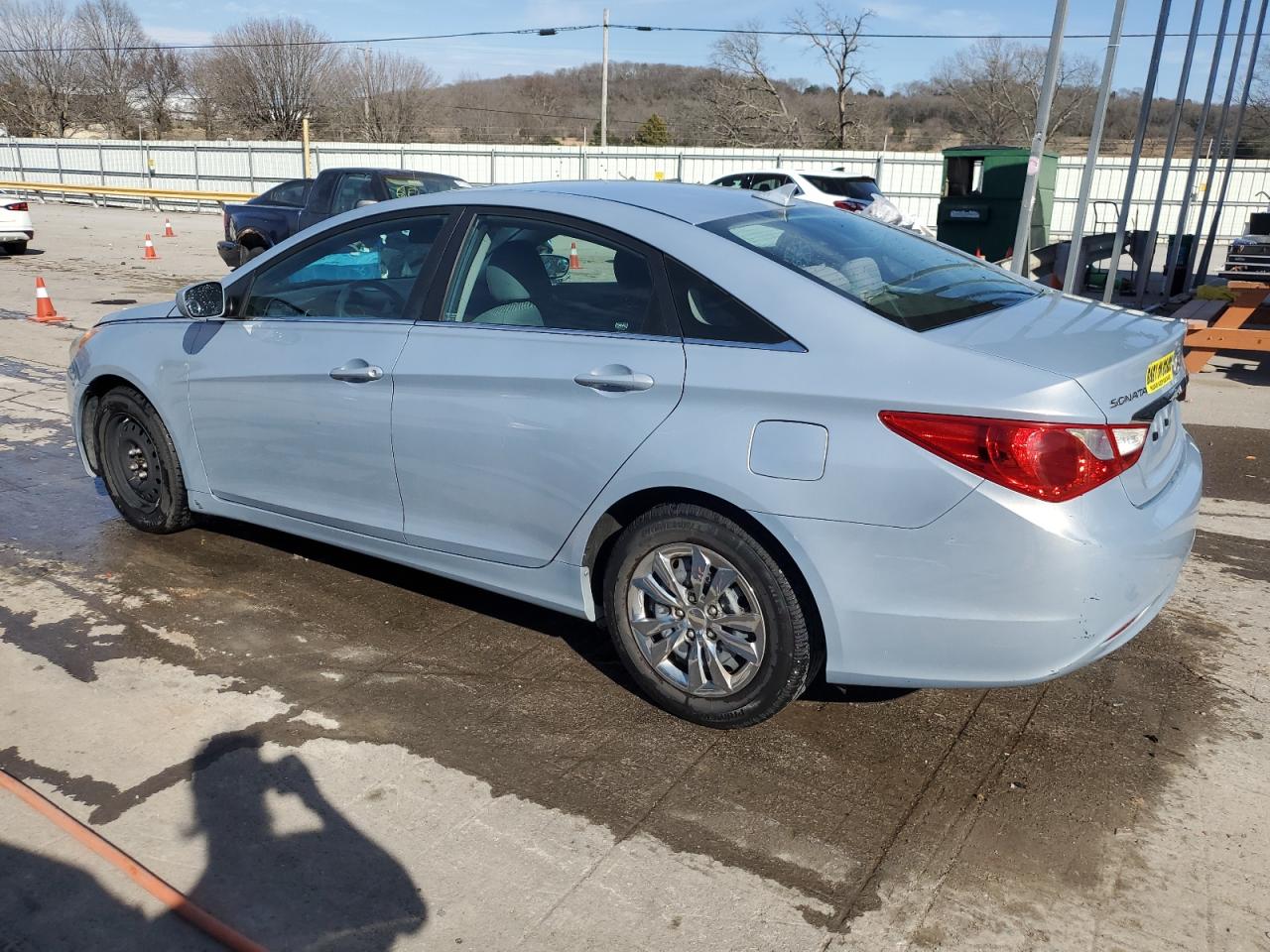 2011 Hyundai Sonata - Image 2