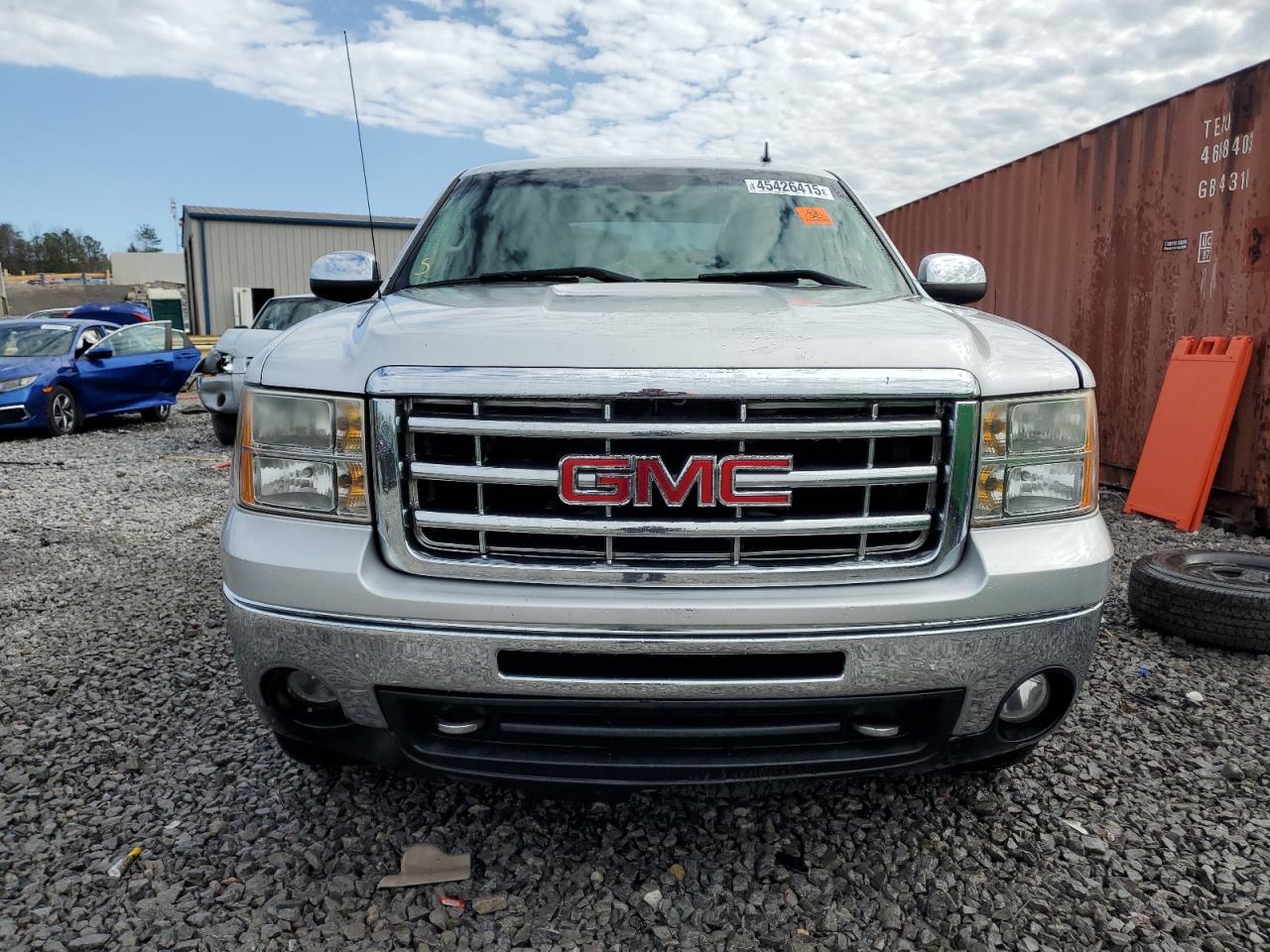 2011 GMC Sierra - Image 5