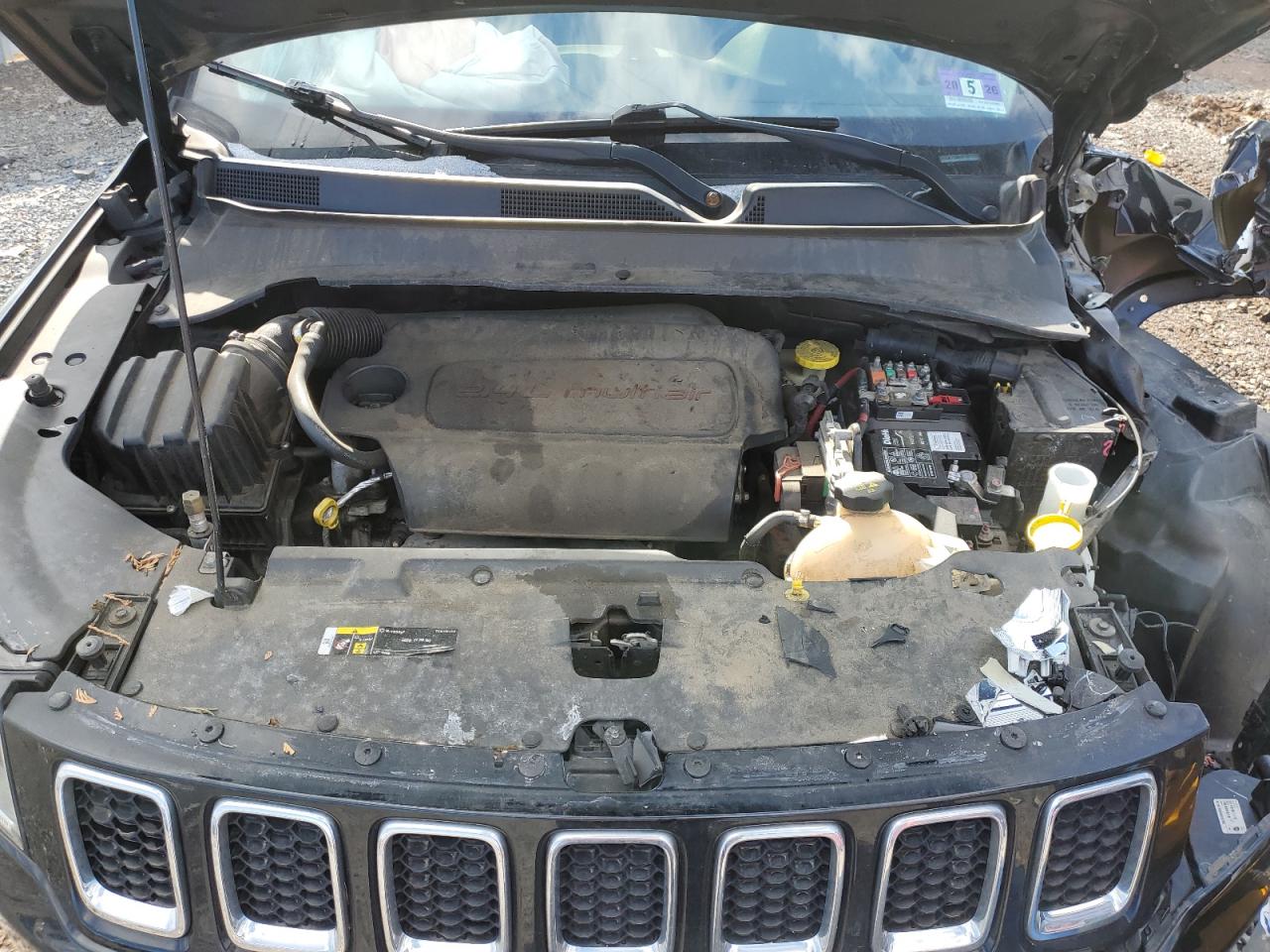 2017 Jeep Compass - Image 12