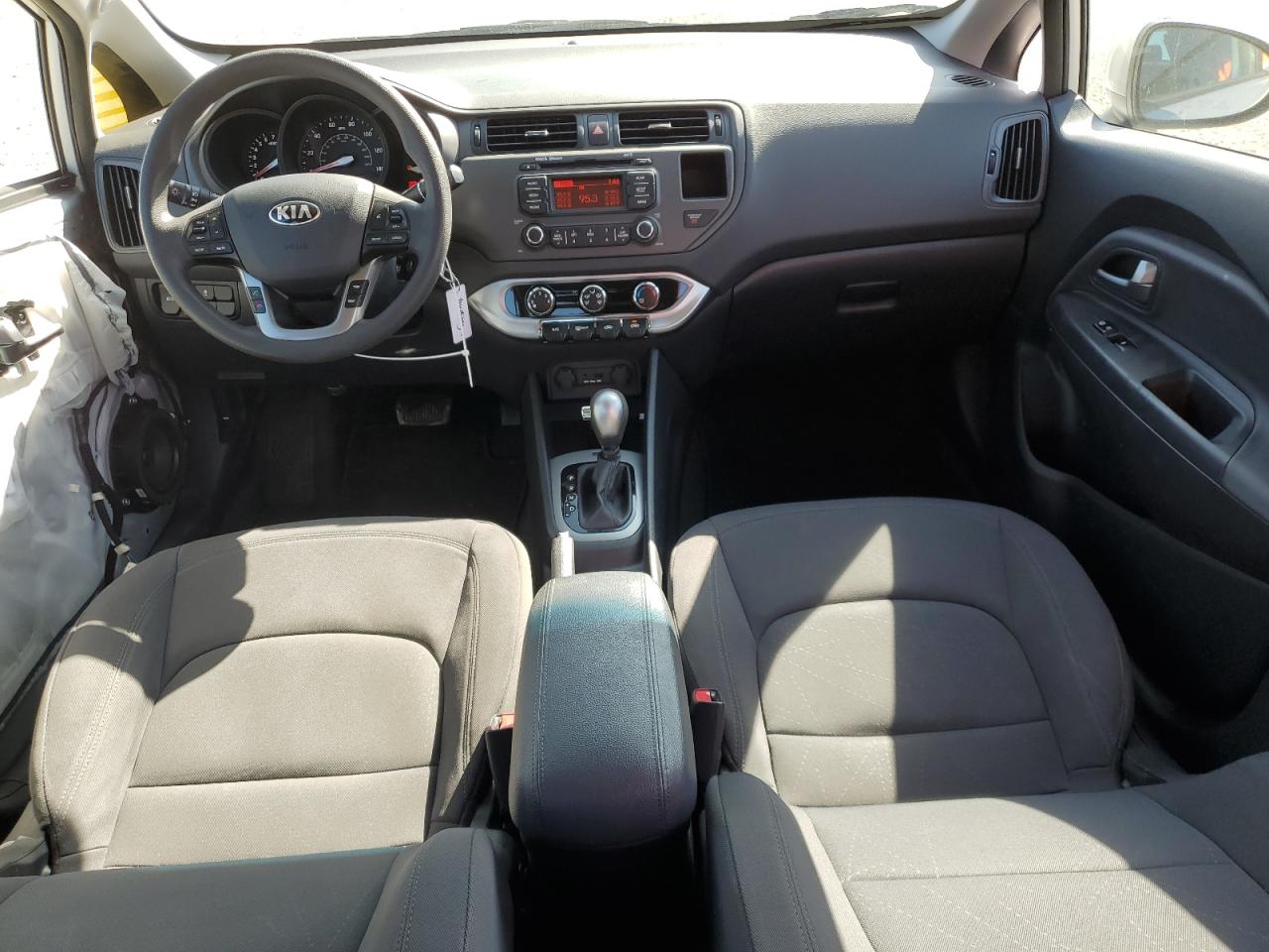 2015 Kia Rio - Image 8