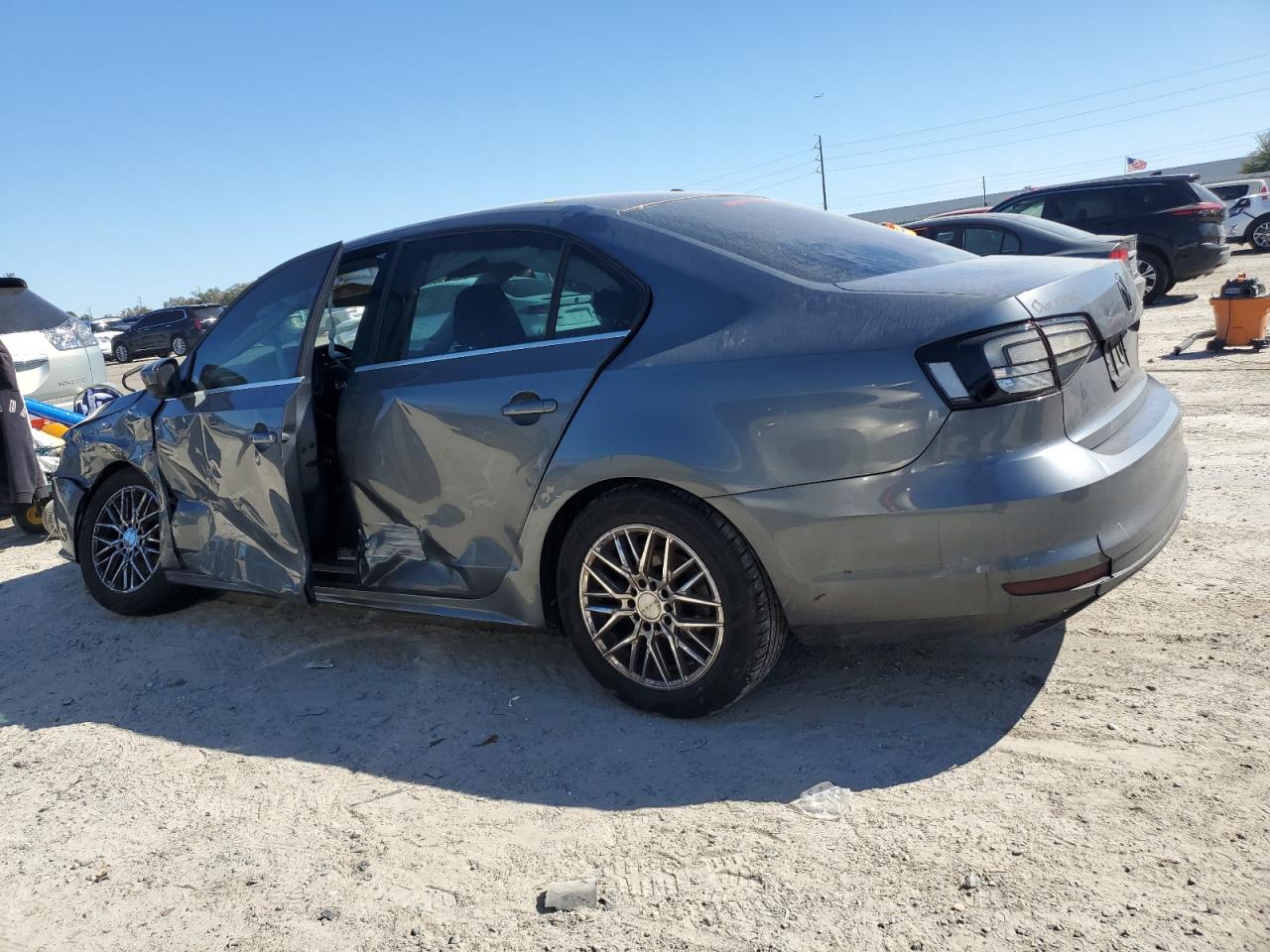 2017 Volkswagen Jetta - Image 2
