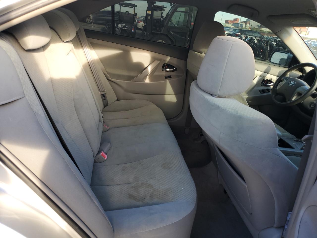 2009 Toyota Camry - Image 10
