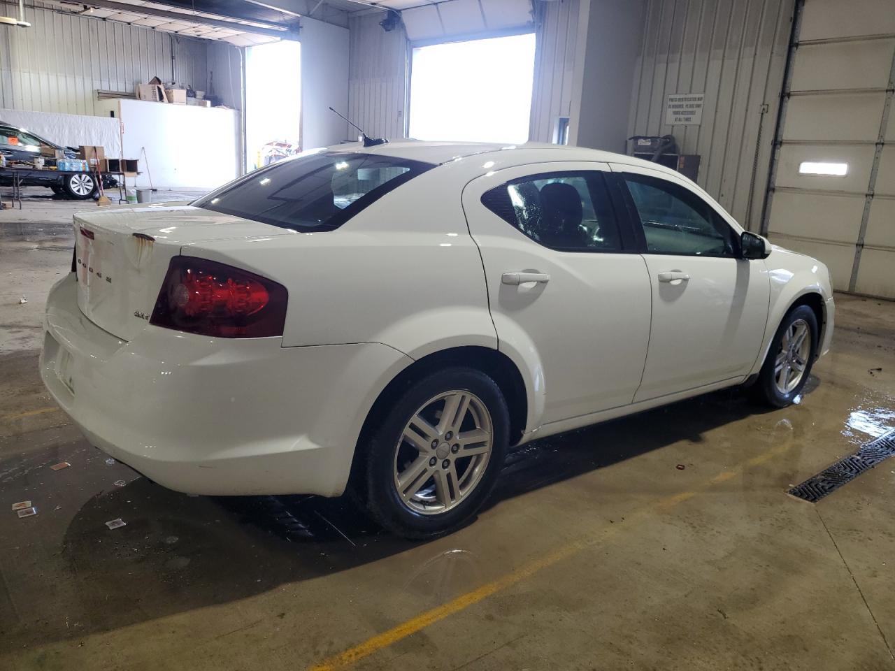 2012 Dodge Avenger - Image 3