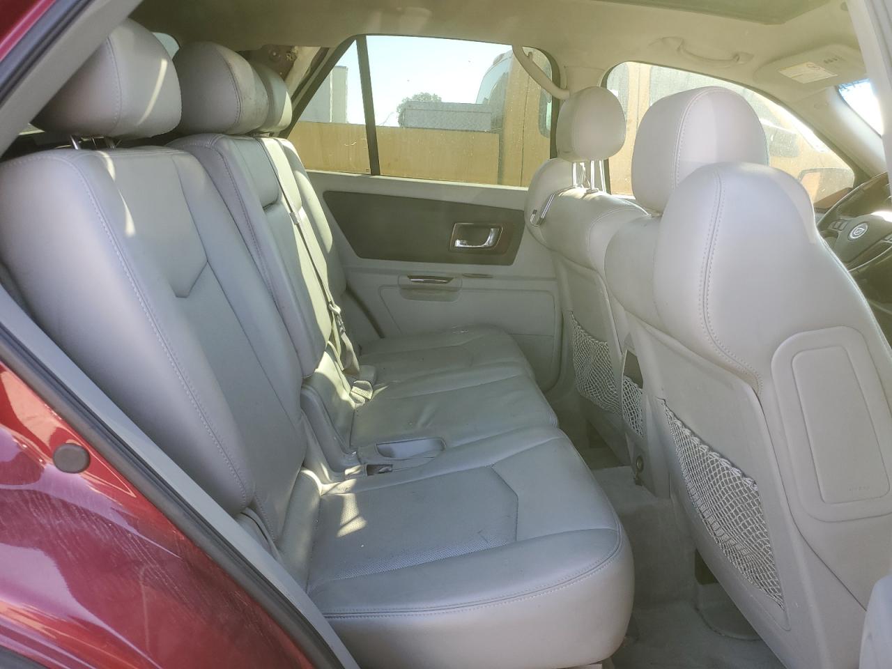 2004 Cadillac SRX - Image 11