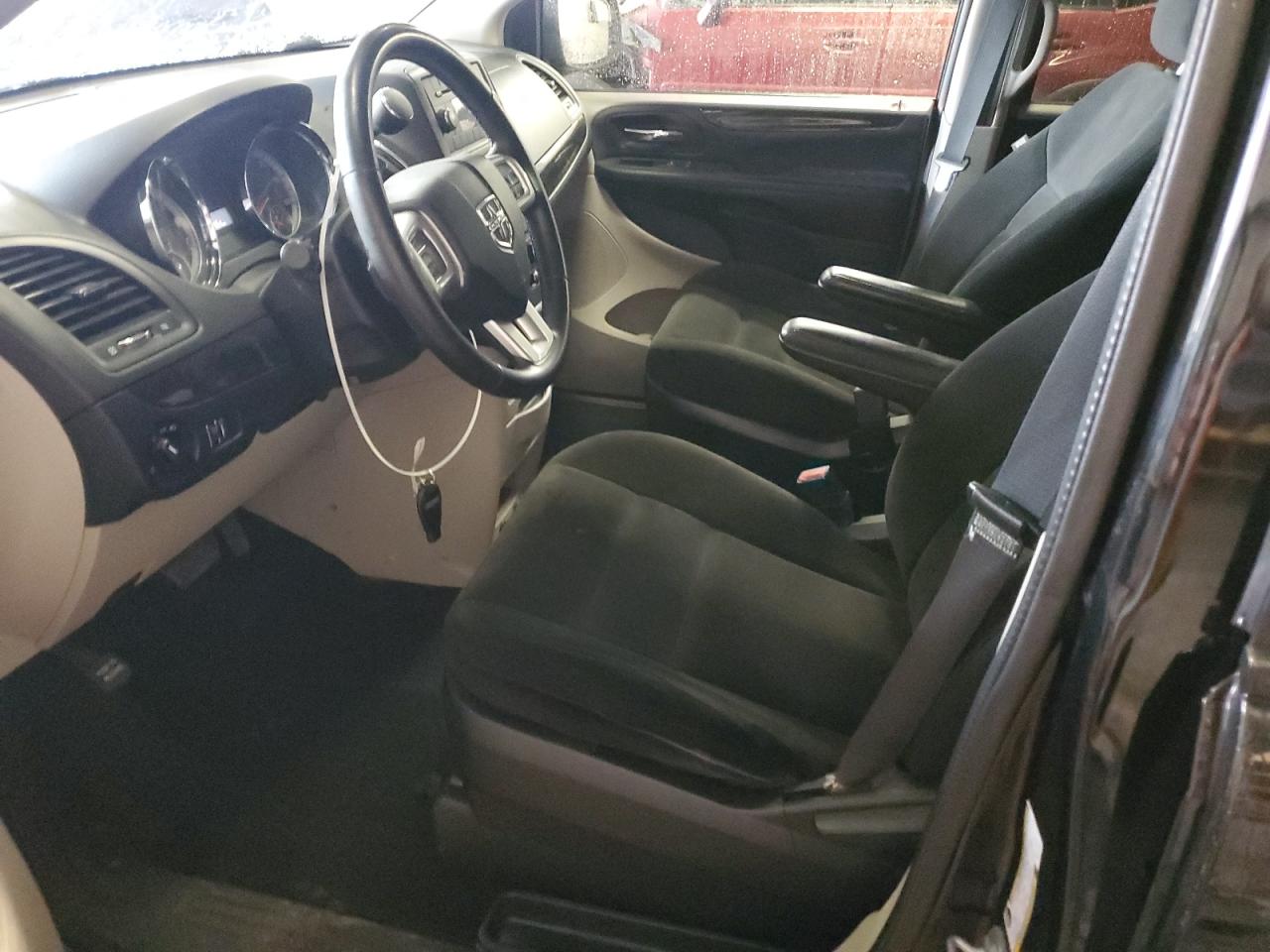 2016 Dodge Caravan - Image 7