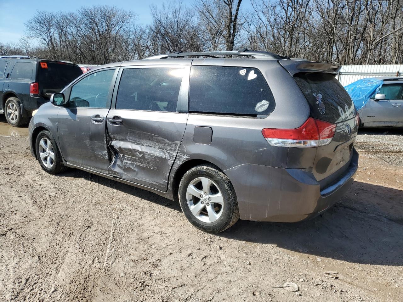 2012 Toyota Sienna - Image 2