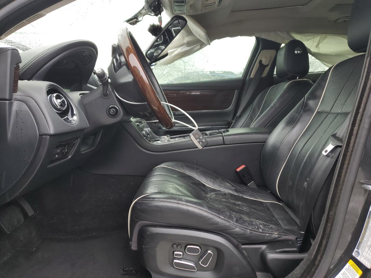 2014 Jaguar XJ - Image 7
