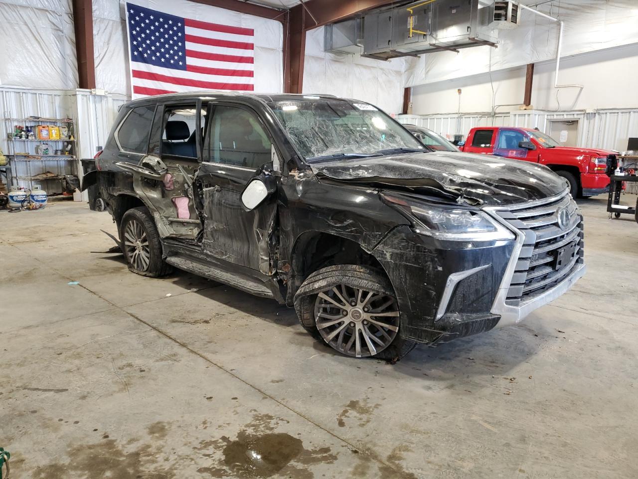 2019 Lexus LX - Image 4