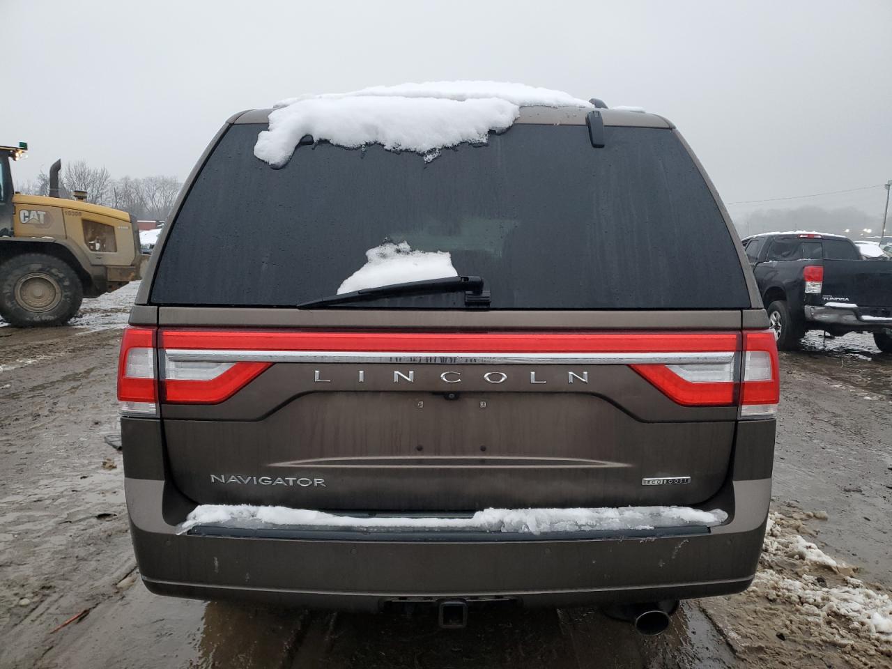 2015 Lincoln Navigator - Image 6