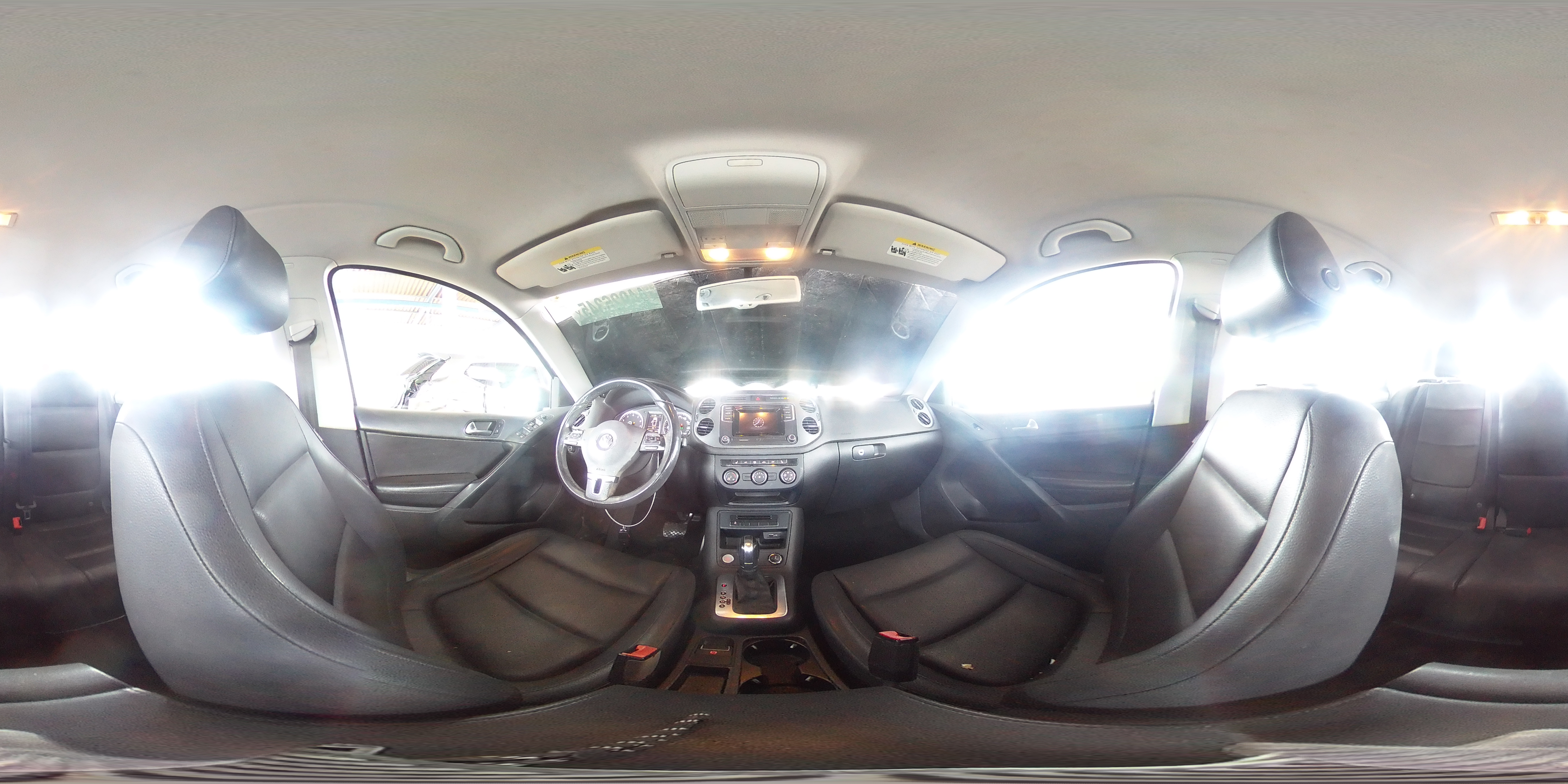 2016 Volkswagen Tiguan - Image 14