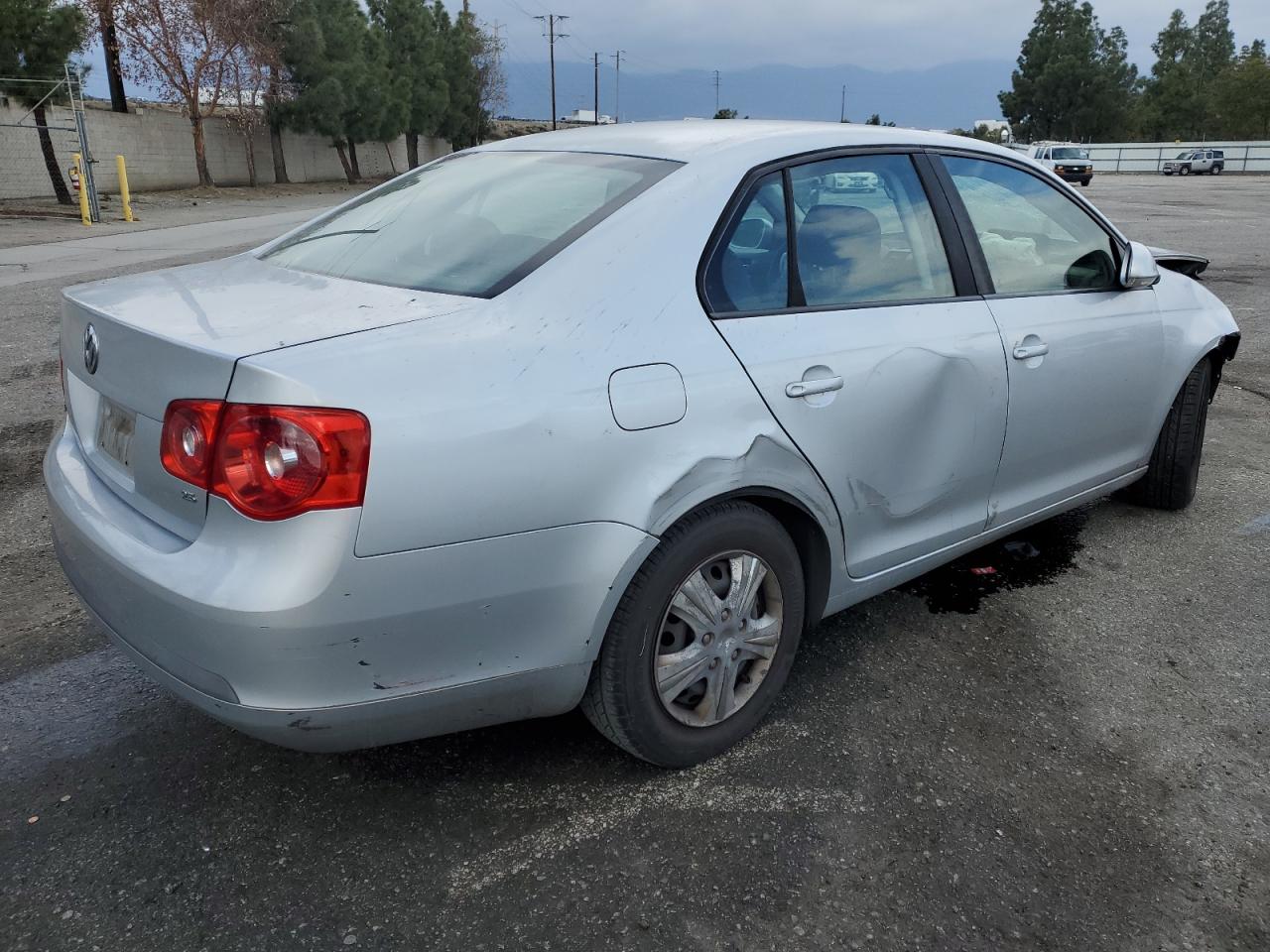 2006 Volkswagen Jetta - Image 3